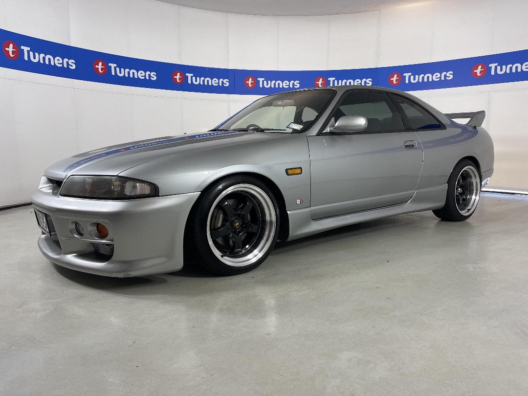 Photo '4' of Nissan Skyline