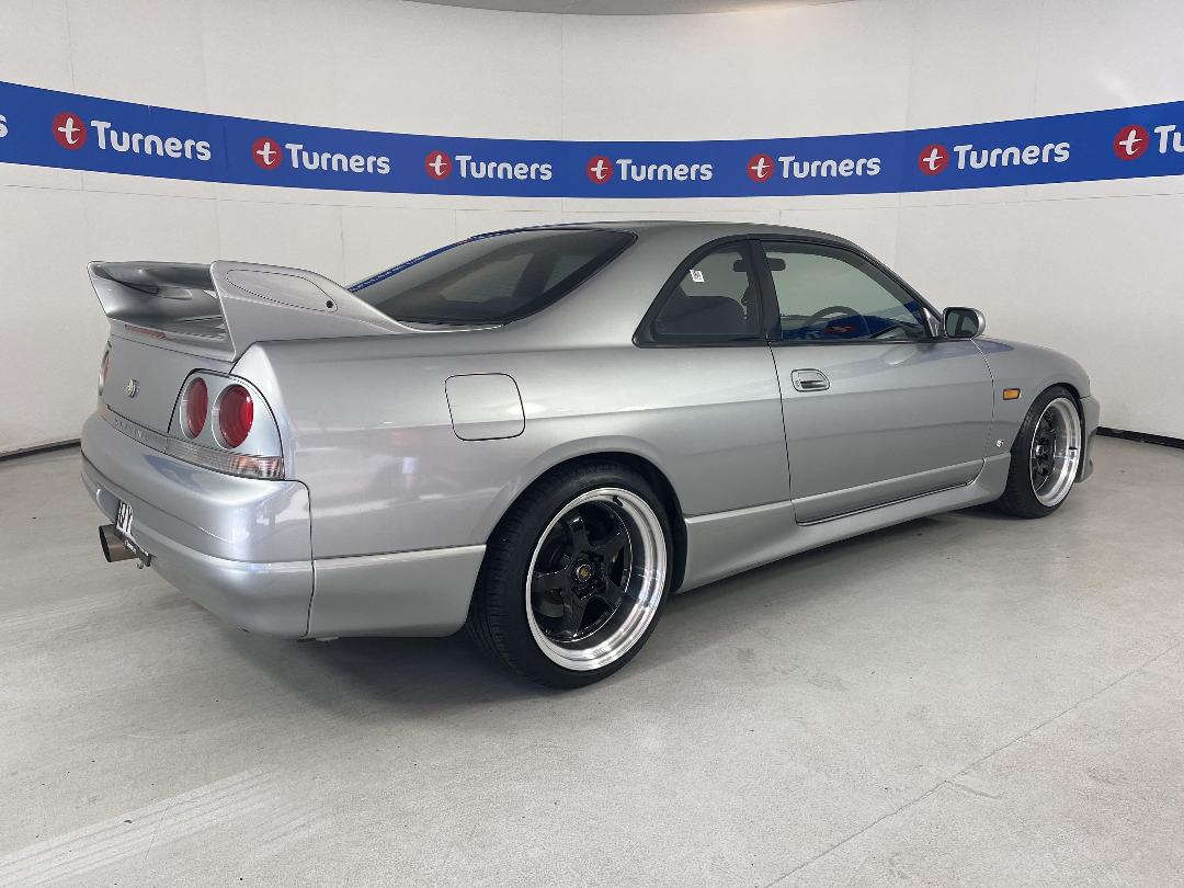 Photo '7' of Nissan Skyline