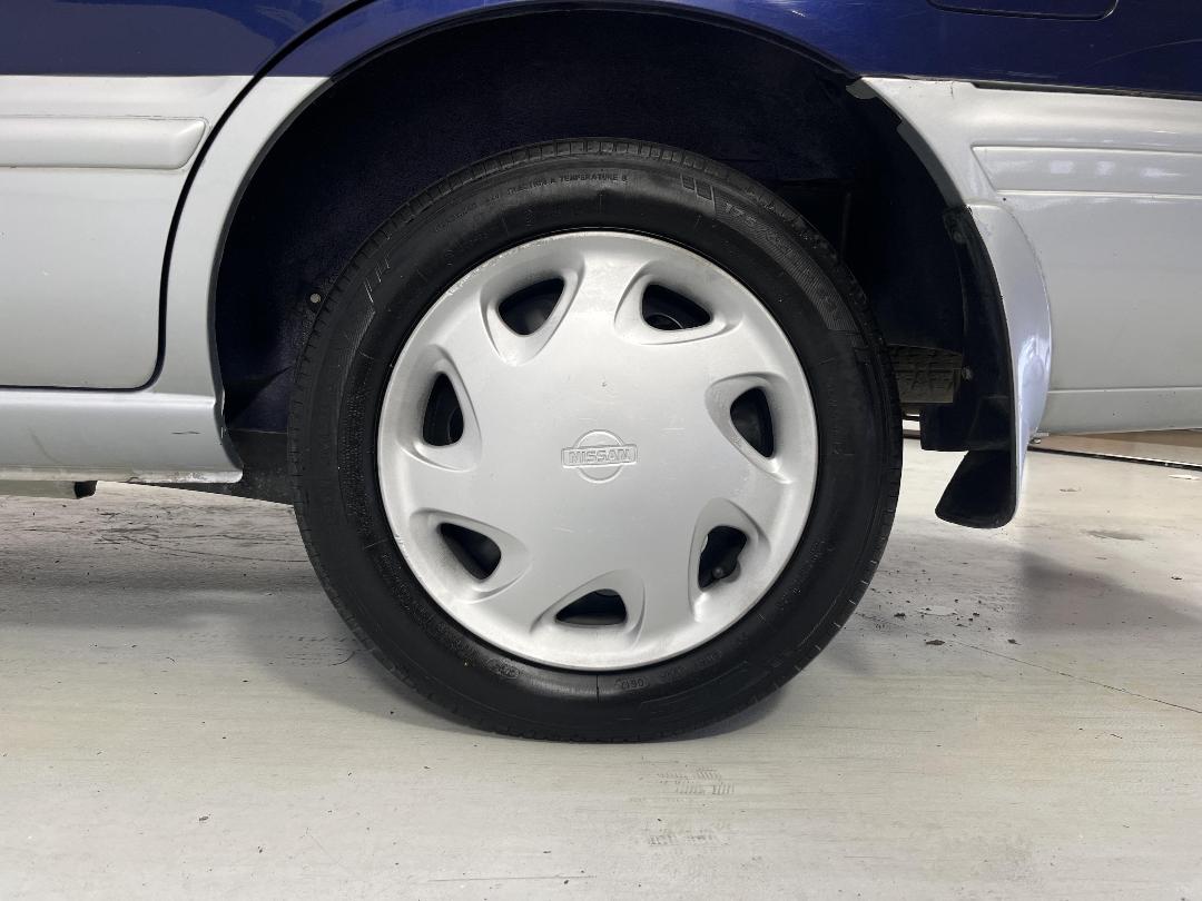 Photo '11' of Nissan Wingroad