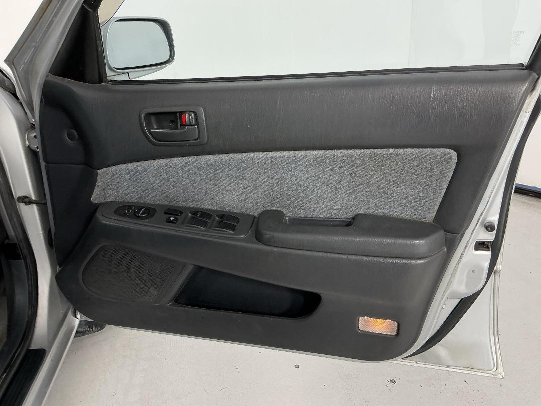 Photo '15' of Toyota Camry Photo '15' of Toyota Camry