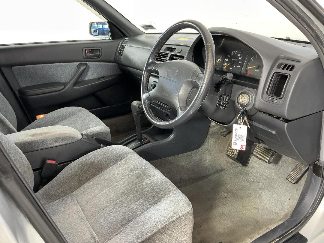 Photo '16' of Toyota Camry Photo '16' of Toyota Camry