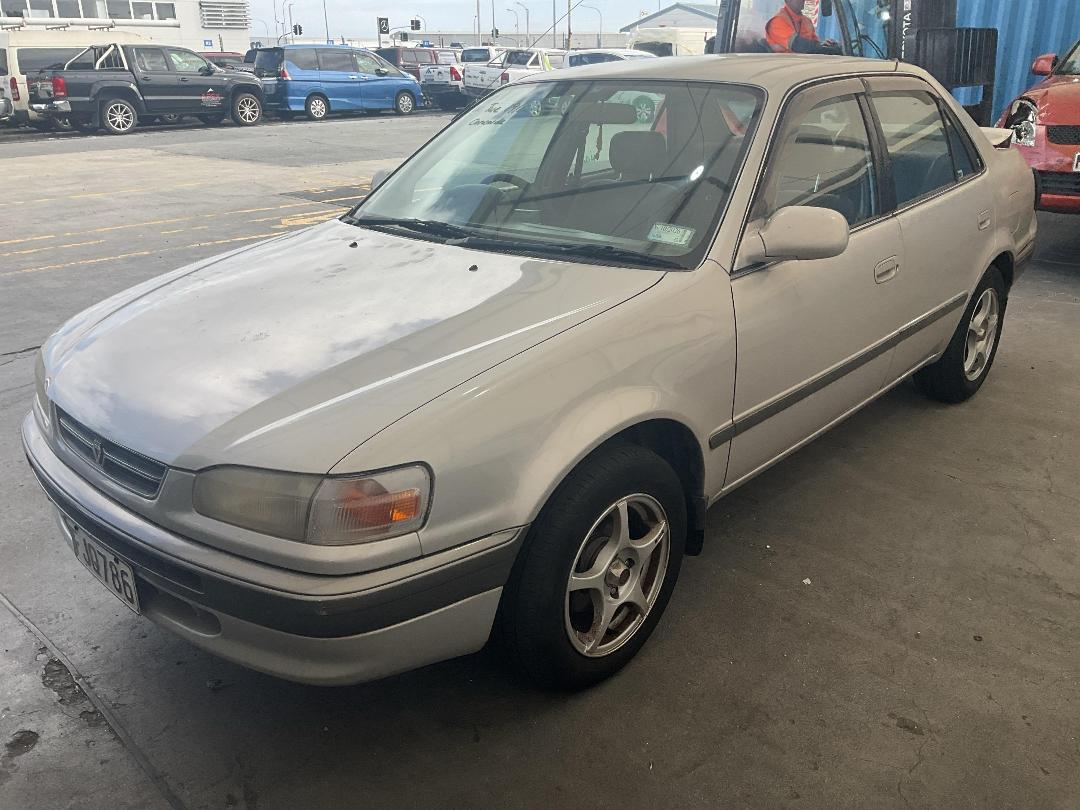 Photo '2' of Toyota Corolla XE-Saloon