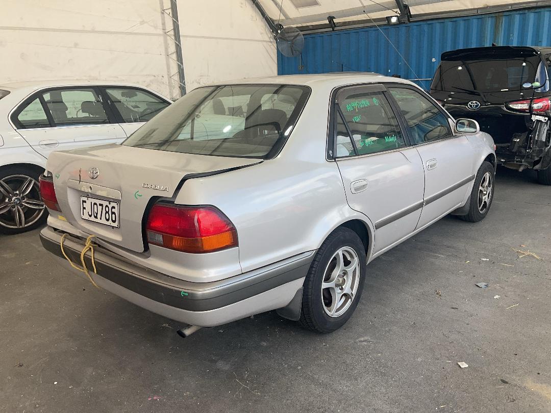 Photo '5' of Toyota Corolla XE-Saloon