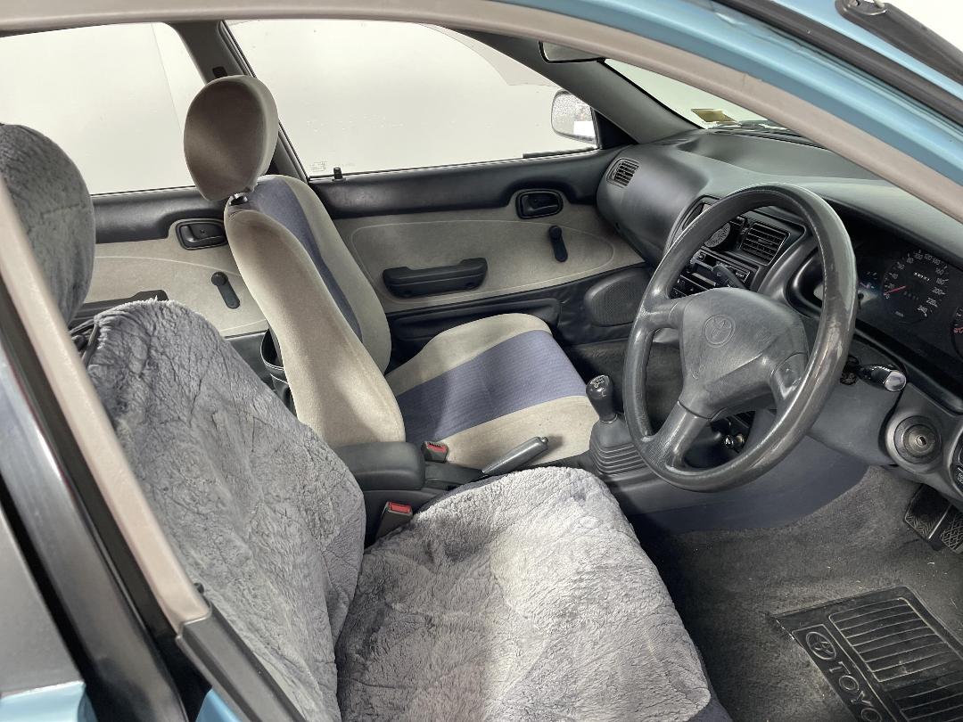 Photo '16' of Toyota Corolla