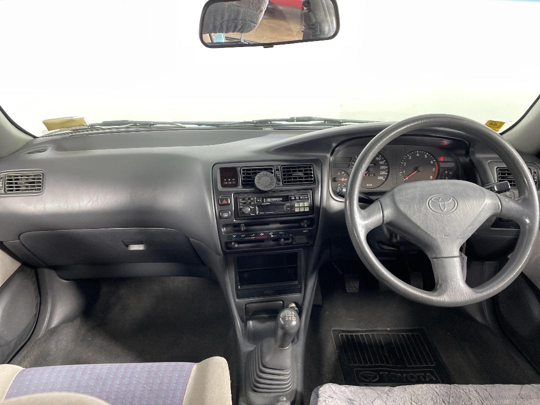 Photo '17' of Toyota Corolla