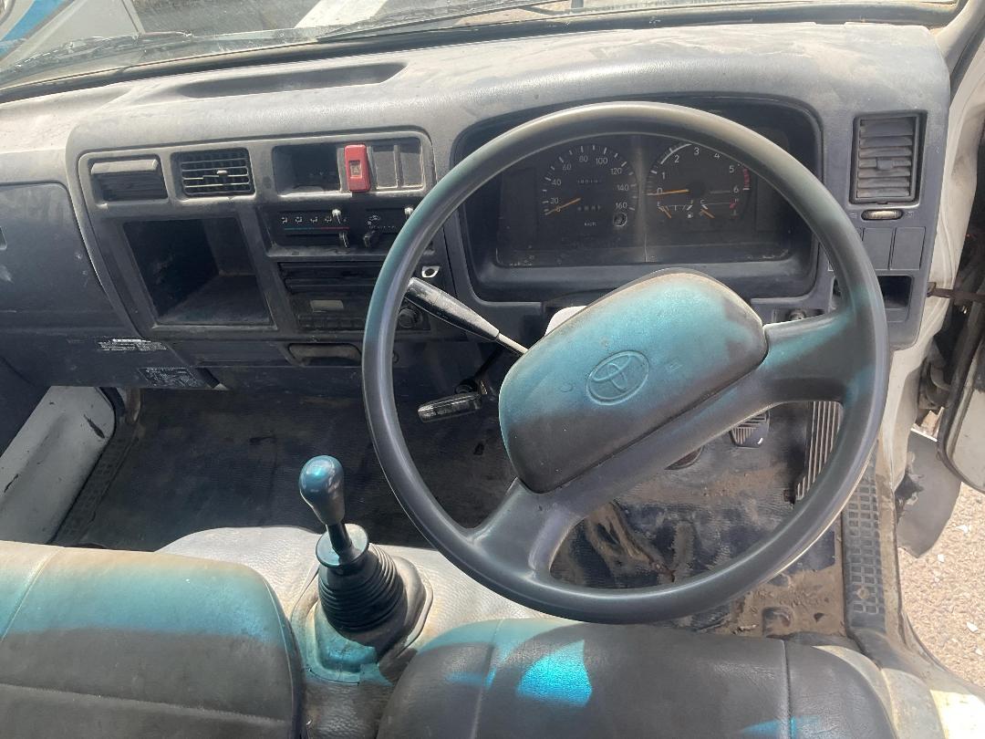 Photo '13' of Toyota Dyna Flat Deck Photo '13' of Toyota Dyna Flat Deck