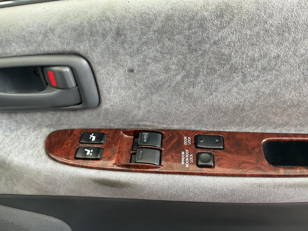 Photo '12' of Toyota Granvia Photo '12' of Toyota Granvia