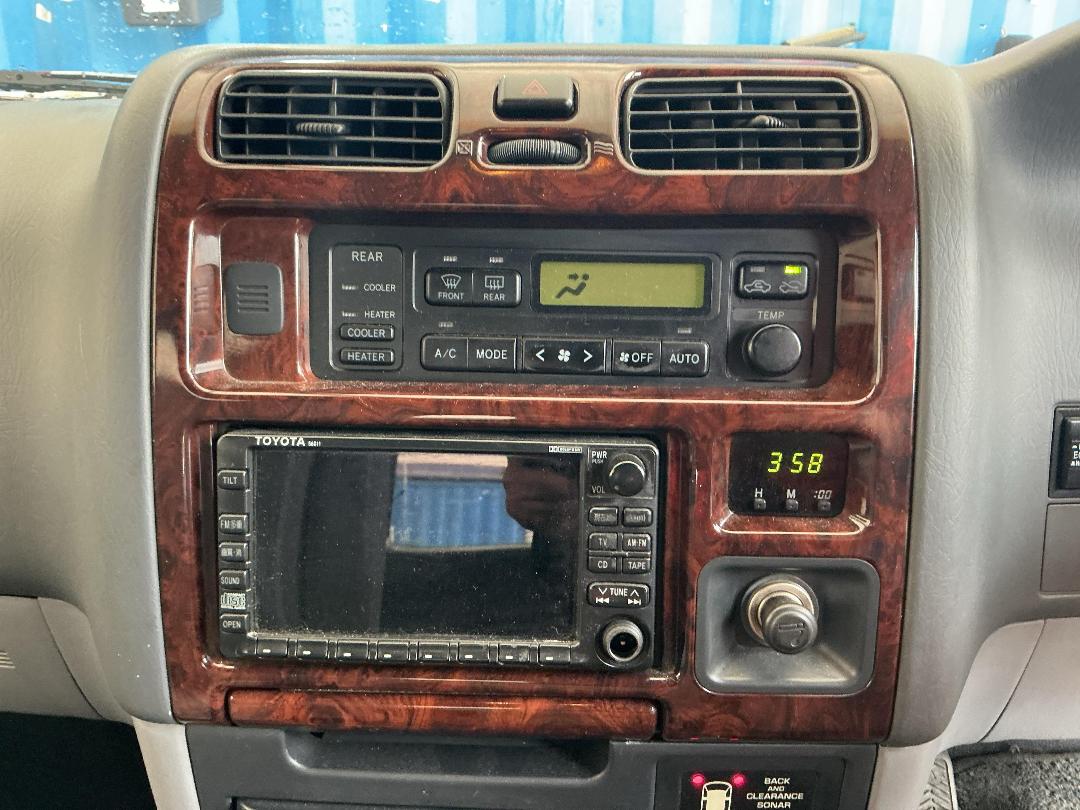 Photo '14' of Toyota Granvia Photo '14' of Toyota Granvia