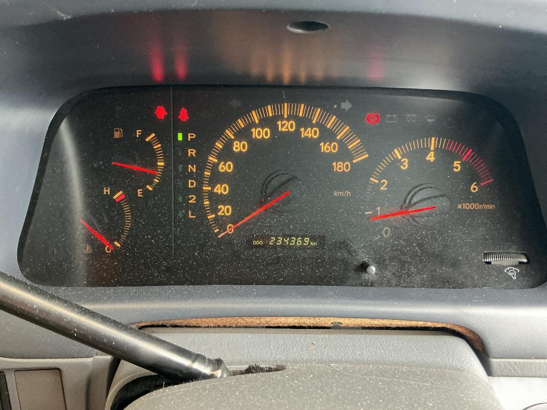 Photo '13' of Toyota Granvia Photo '13' of Toyota Granvia