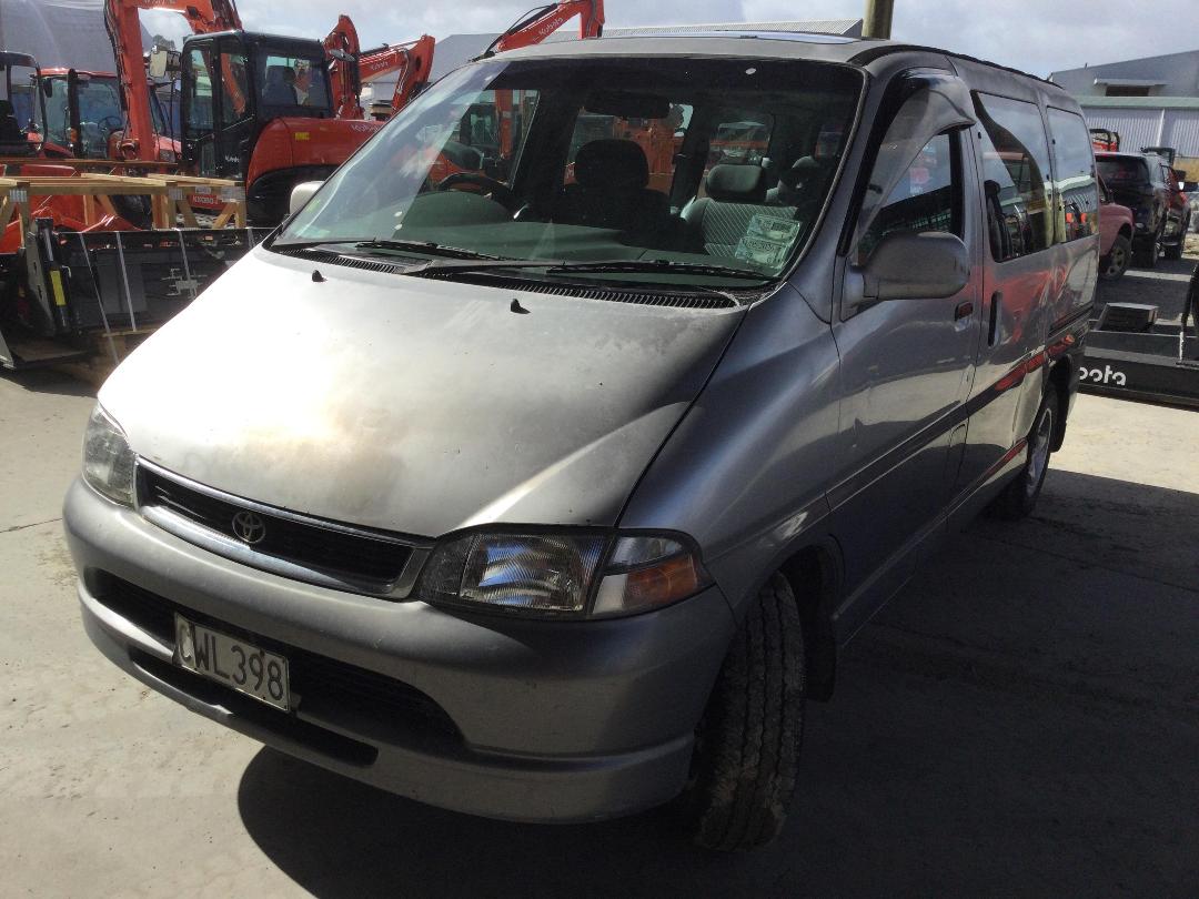 Photo '3' of Toyota Granvia Photo '3' of Toyota Granvia