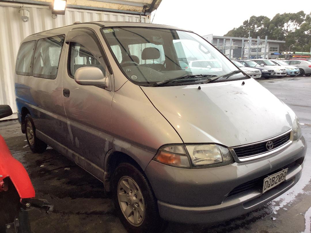 Photo '2' of Toyota Granvia