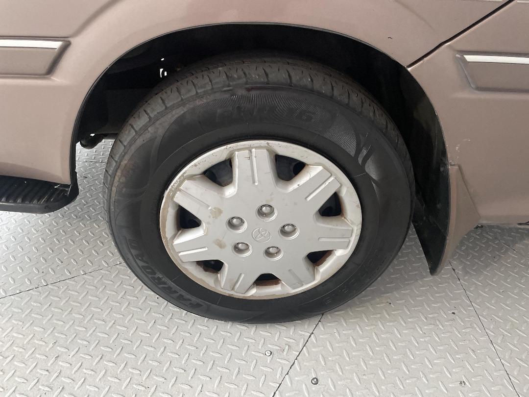 Photo '10' of Toyota Hiace