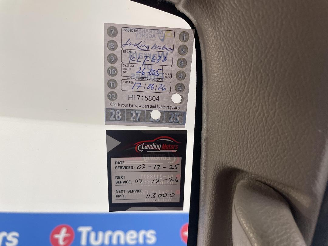 Photo '28' of Toyota Hiace