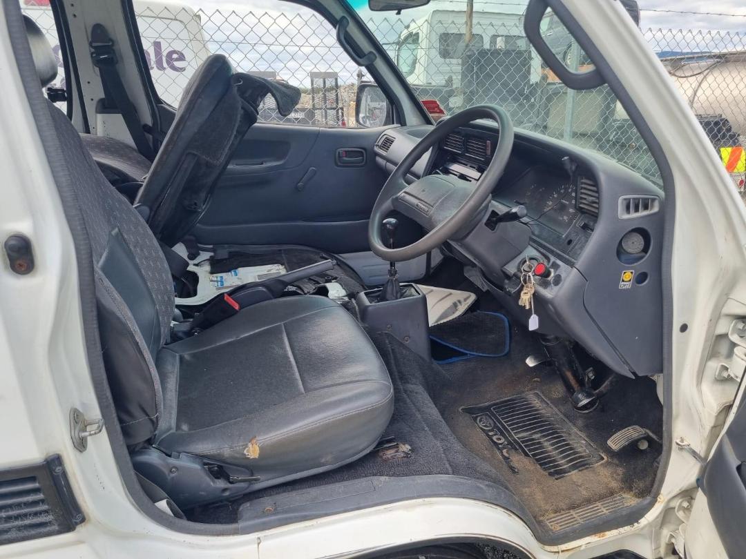 Photo '5' of Toyota Hiace ZL Photo '5' of Toyota Hiace ZL