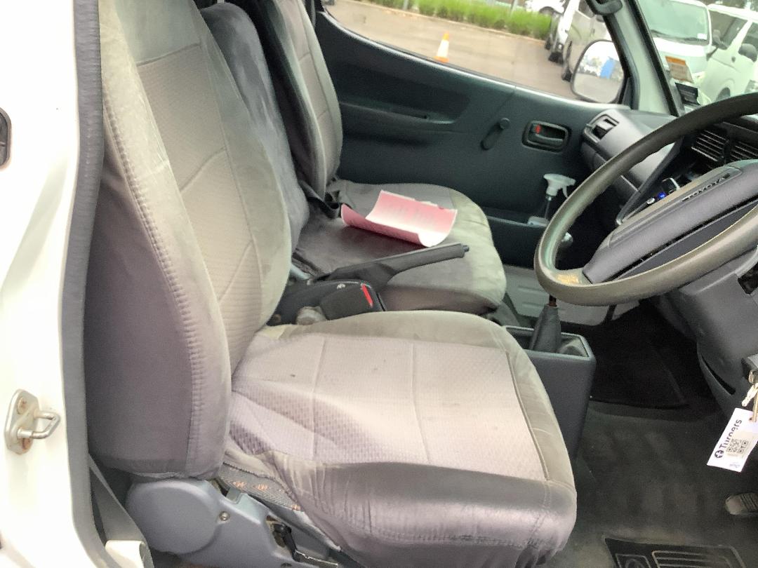 Photo '7' of Toyota Hiace ZL