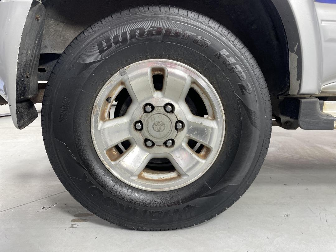 Photo '12' of Toyota Hilux