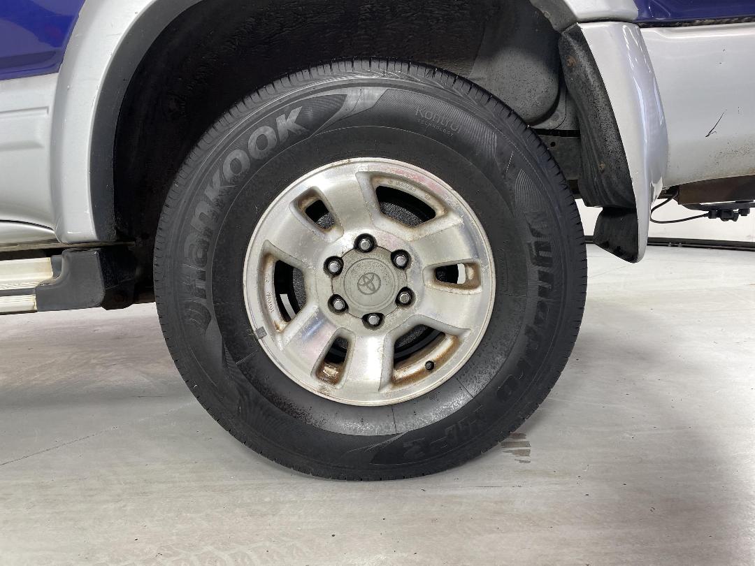 Photo '11' of Toyota Hilux