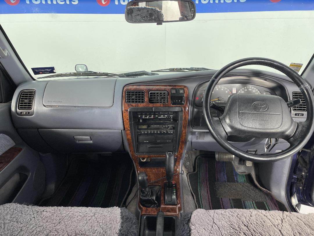 Photo '17' of Toyota Hilux