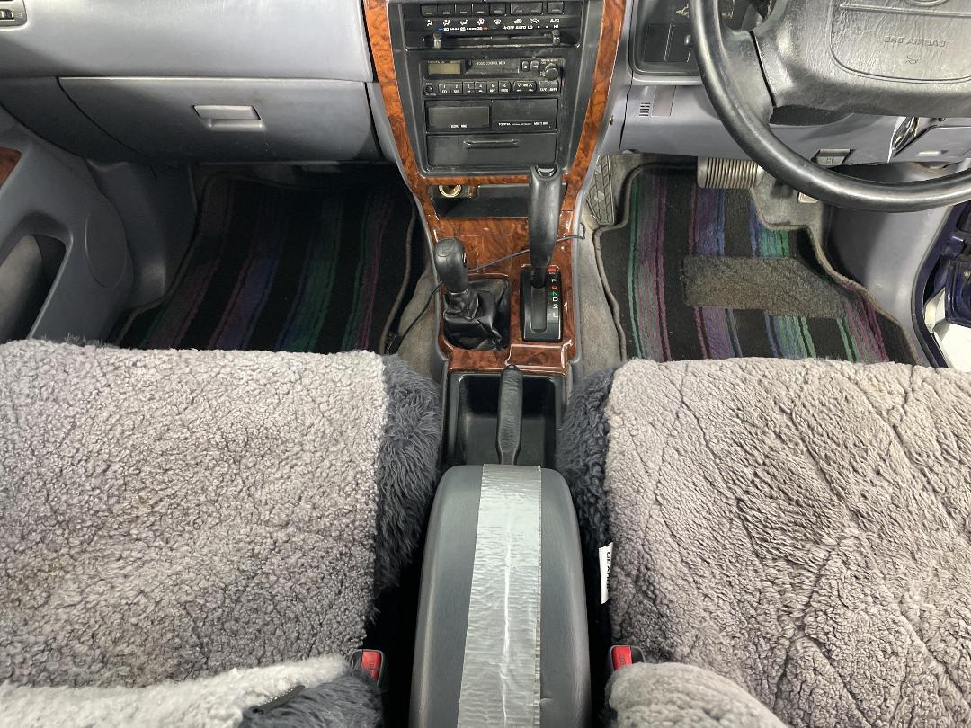 Photo '18' of Toyota Hilux