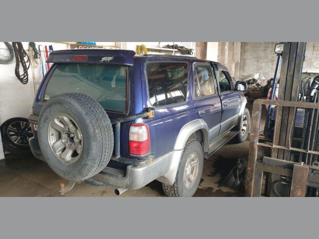 Photo '4' of Toyota Hilux Surf Photo '4' of Toyota Hilux Surf