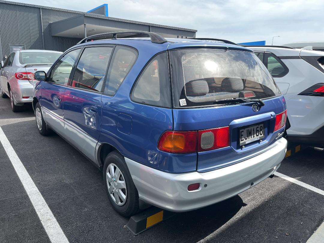 Photo '2' of Toyota Ipsum