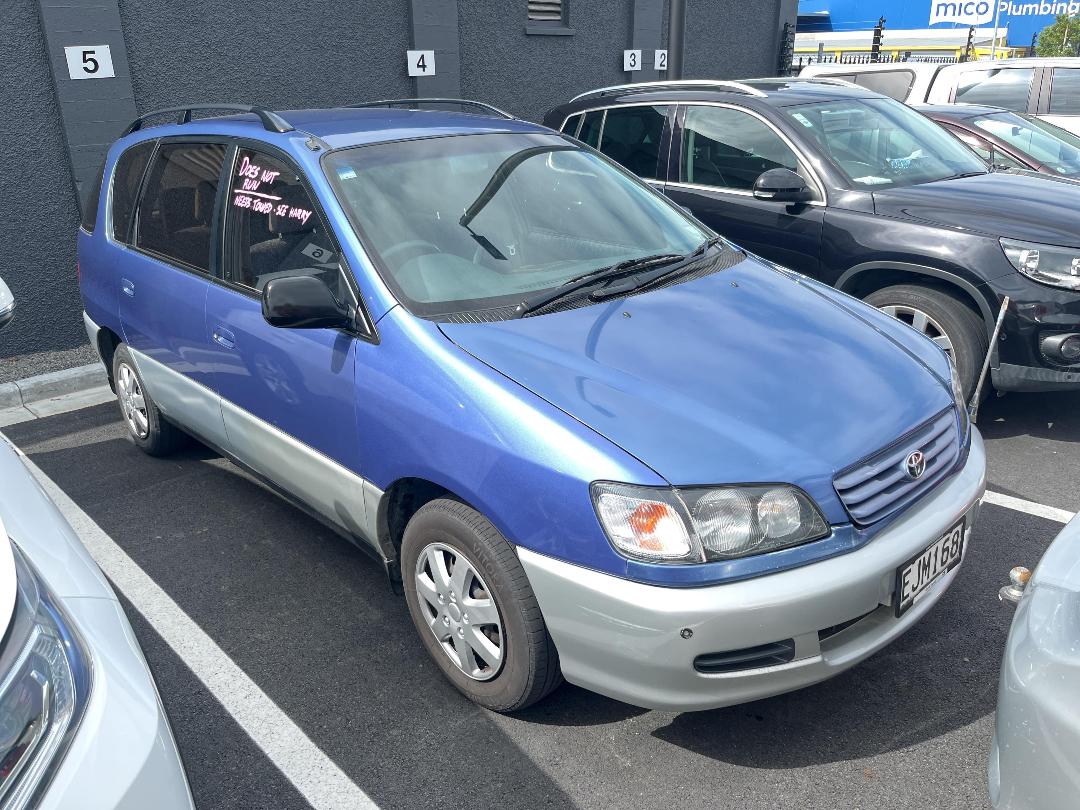 Photo '5' of Toyota Ipsum