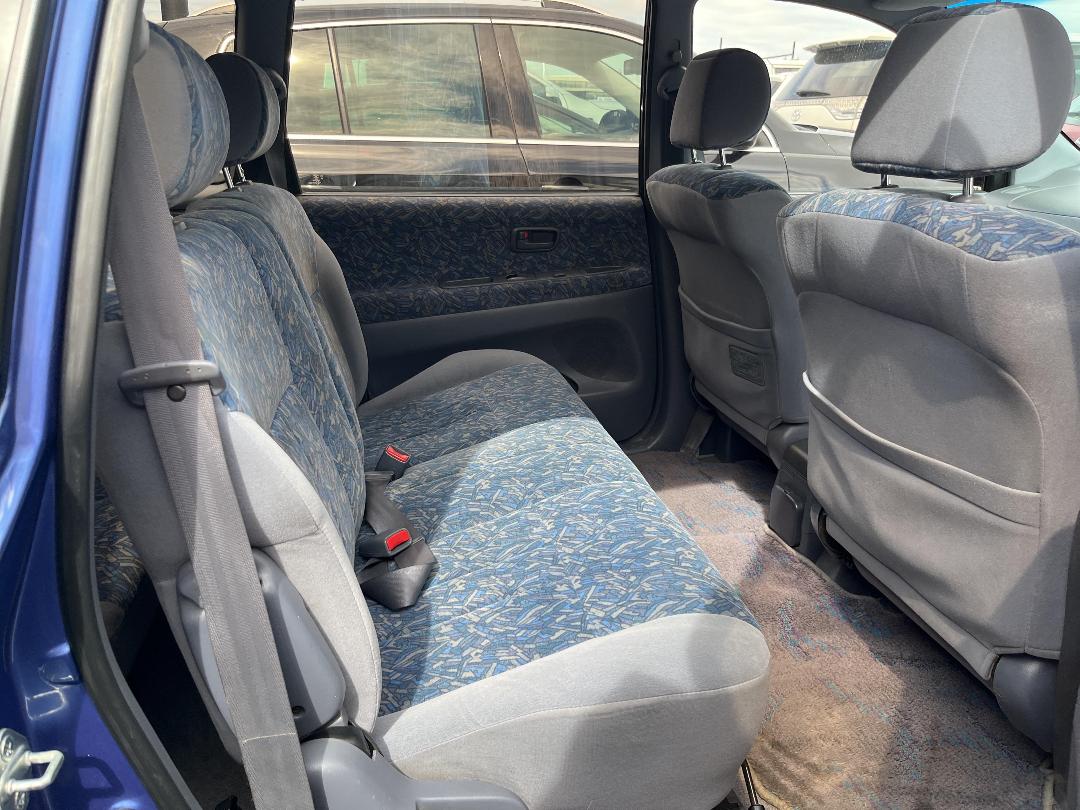 Photo '10' of Toyota Ipsum