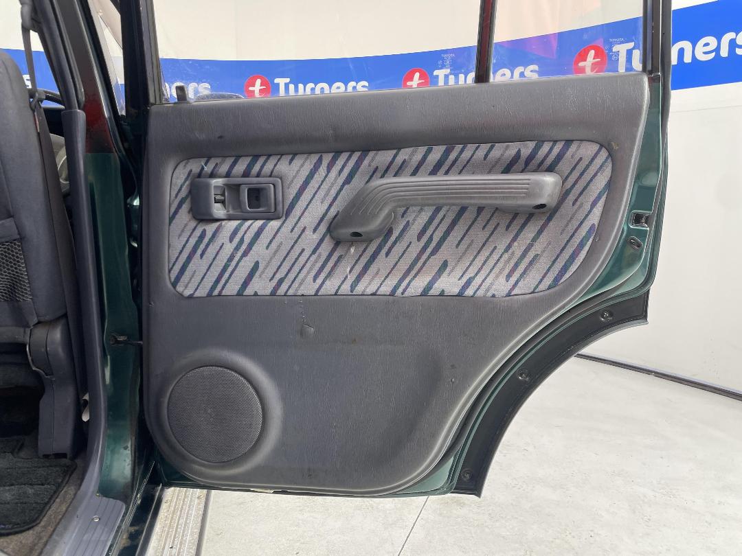 Photo '18' of Toyota Landcruiser Prado