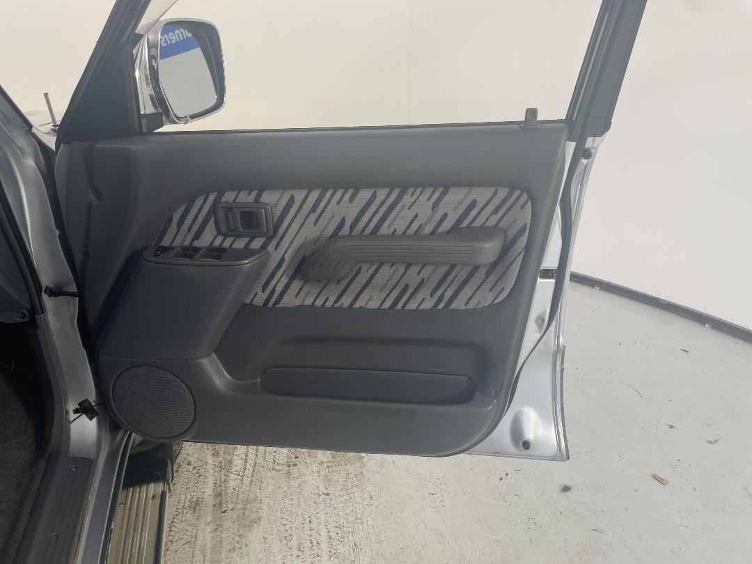 Photo '15' of Toyota Landcruiser Prado