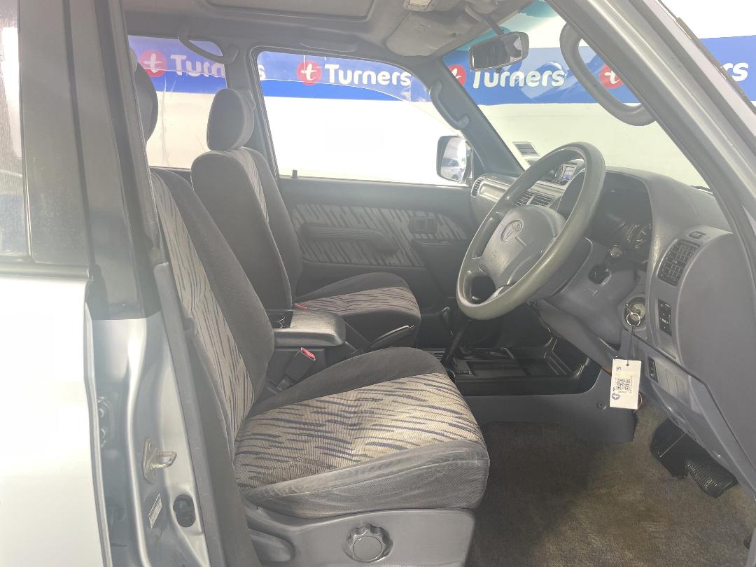 Photo '16' of Toyota Landcruiser Prado