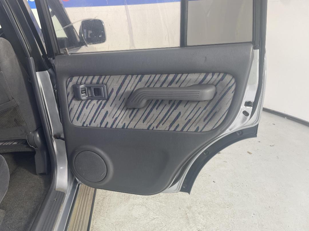 Photo '19' of Toyota Landcruiser Prado