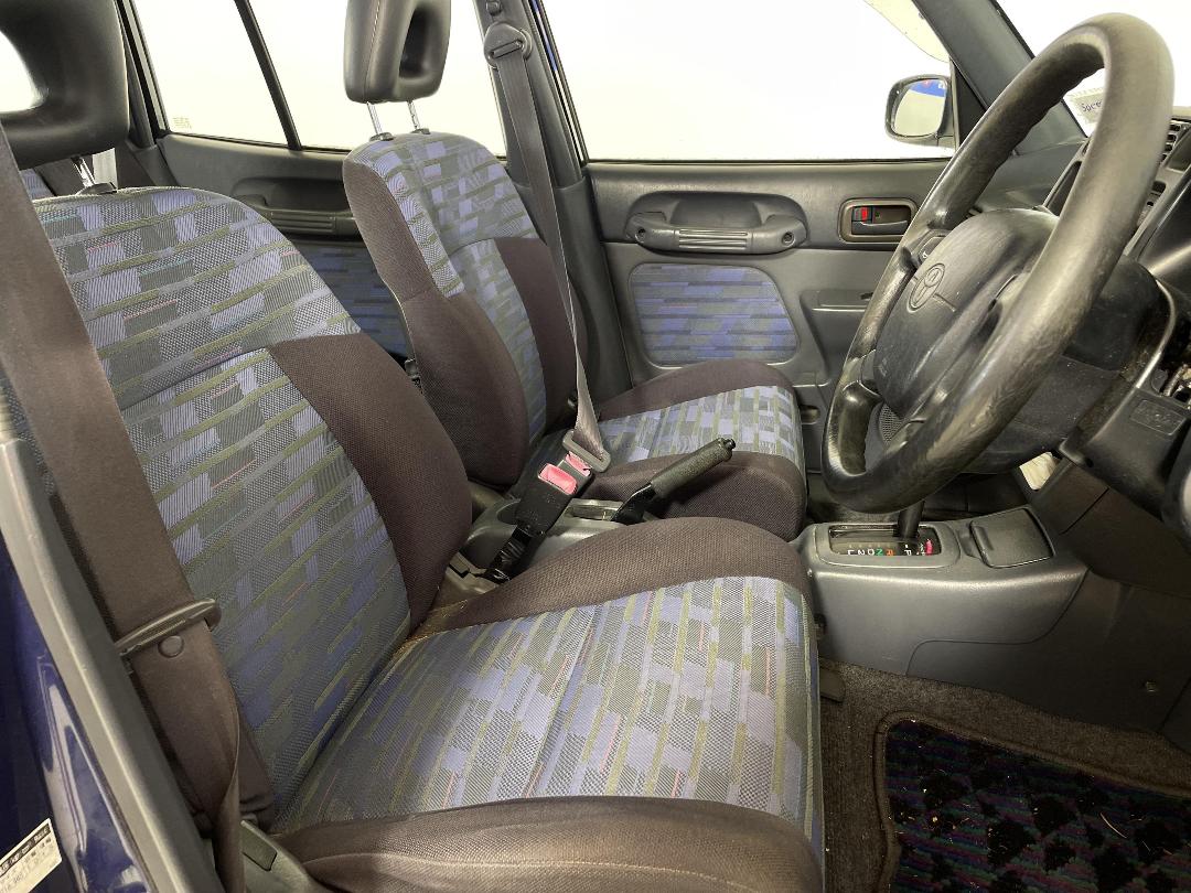 Photo '16' of Toyota Rav4