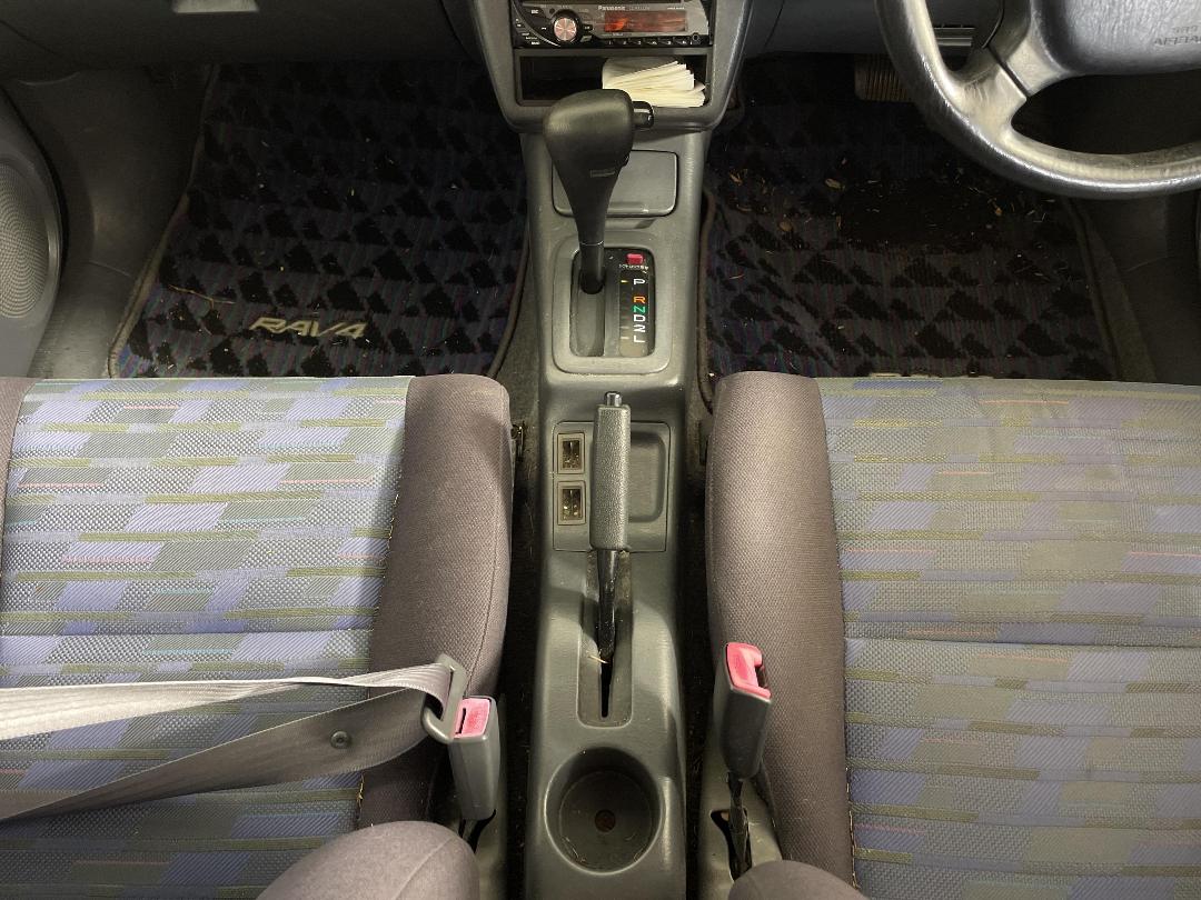 Photo '18' of Toyota Rav4