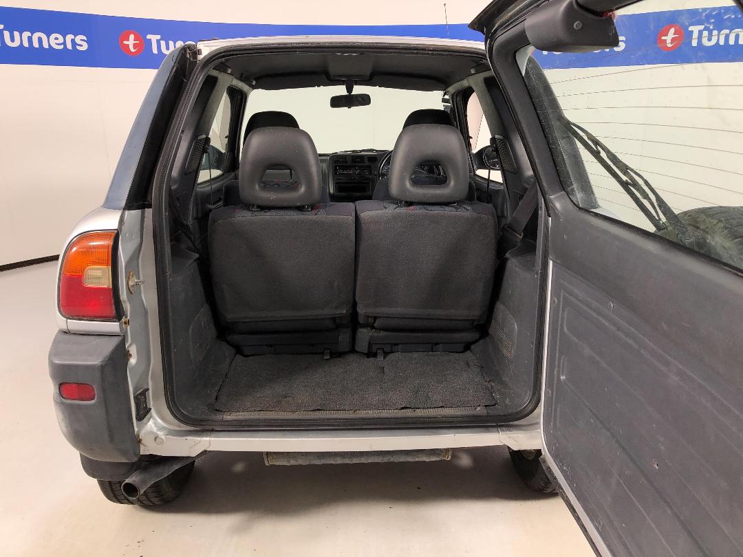 Photo '14' of Toyota Rav4