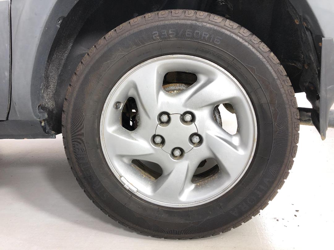 Photo '11' of Toyota Rav4