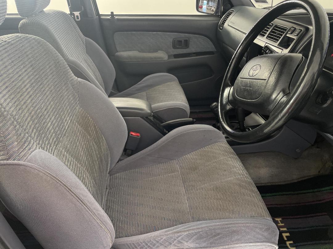 Photo '16' of Toyota Surf Photo '16' of Toyota Surf