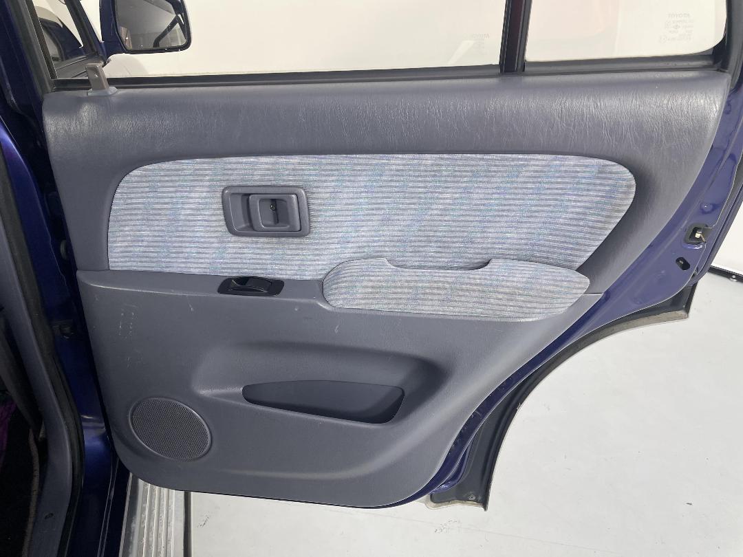 Photo '19' of Toyota Surf Photo '19' of Toyota Surf