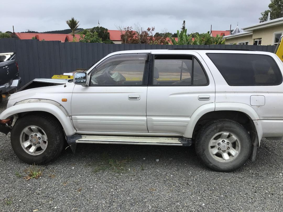 Photo '2' of Toyota Surf SSR-X