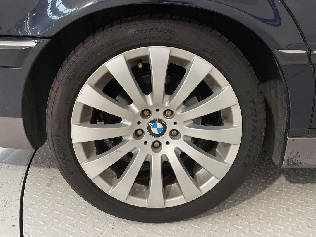 Photo '12' of BMW 740I Photo '12' of BMW 740I