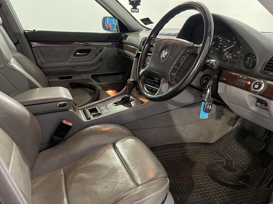 Photo '16' of BMW 740I Photo '16' of BMW 740I