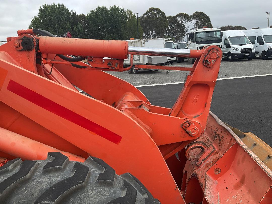 Photo '13' of Hitachi LX70 Wheel Loader