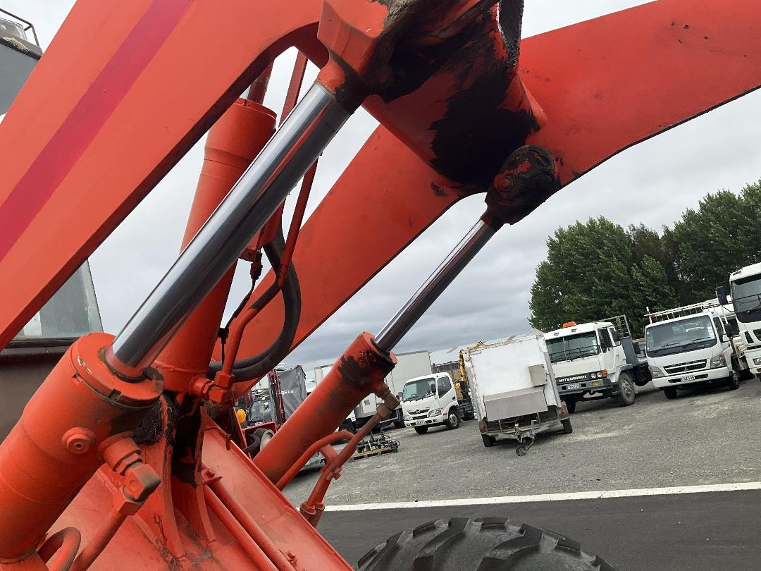 Photo '22' of Hitachi LX70 Wheel Loader