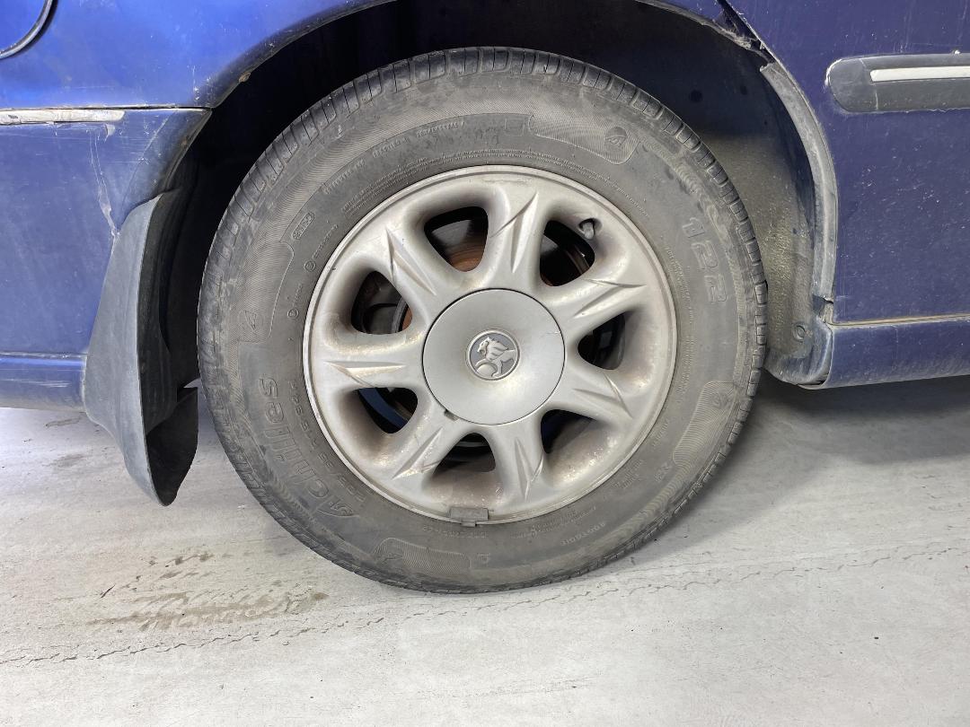 Photo '10' of Holden Commodore VT Berl Photo '10' of Holden Commodore VT Berl