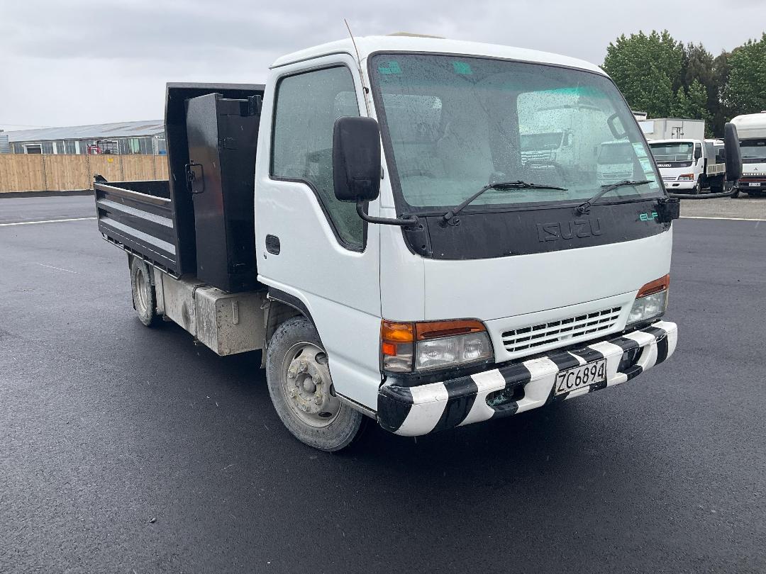 Photo '3' of Isuzu ELF 450 Tipper