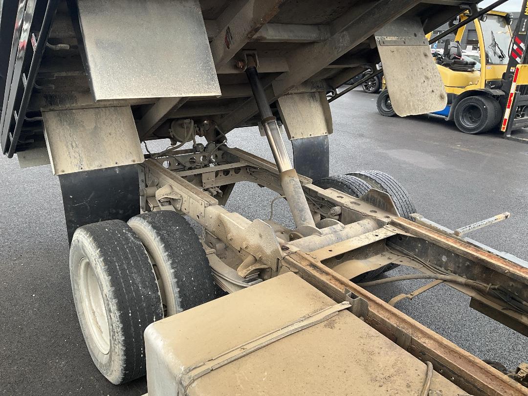 Photo '28' of Isuzu ELF 450 Tipper