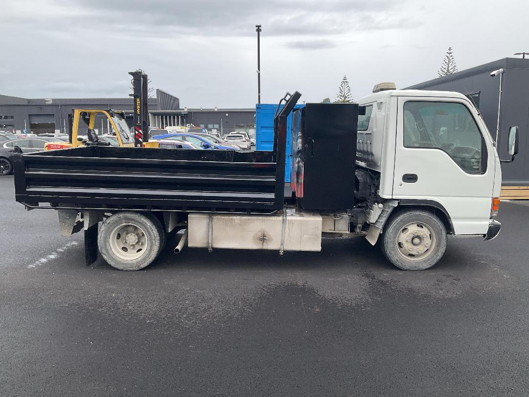 Photo '4' of Isuzu ELF 450 Tipper