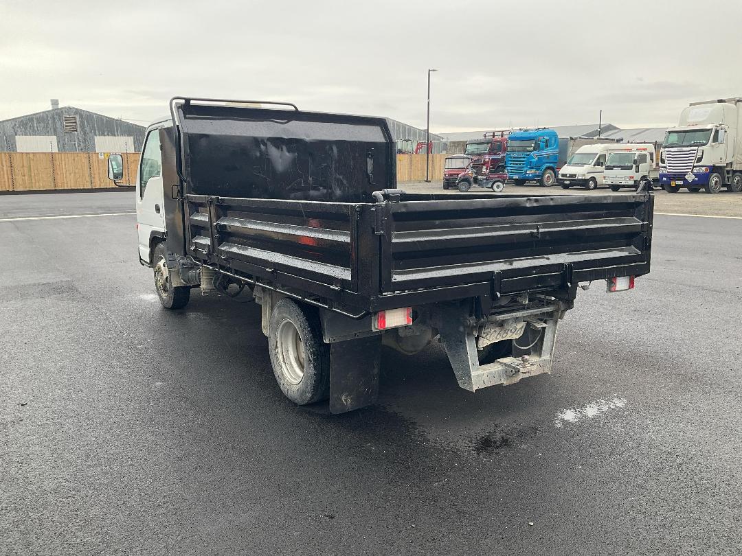 Photo '9' of Isuzu ELF 450 Tipper