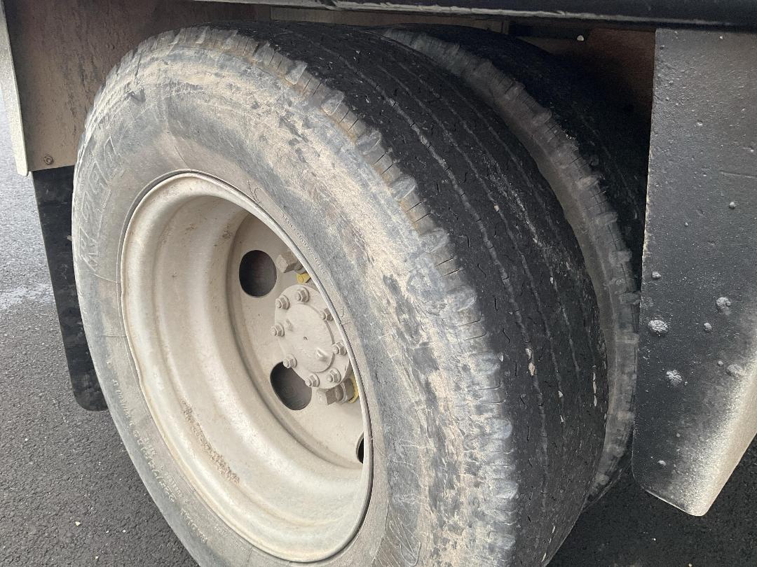 Photo '39' of Isuzu ELF 450 Tipper