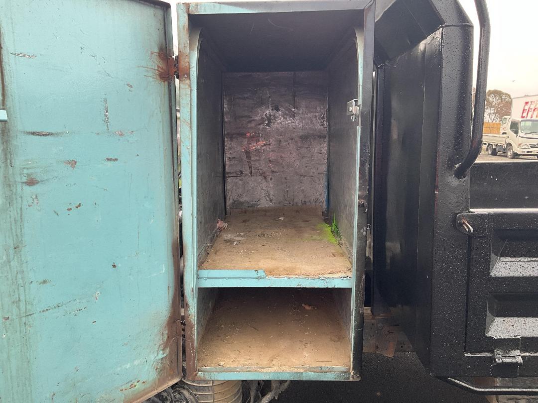 Photo '41' of Isuzu ELF 450 Tipper