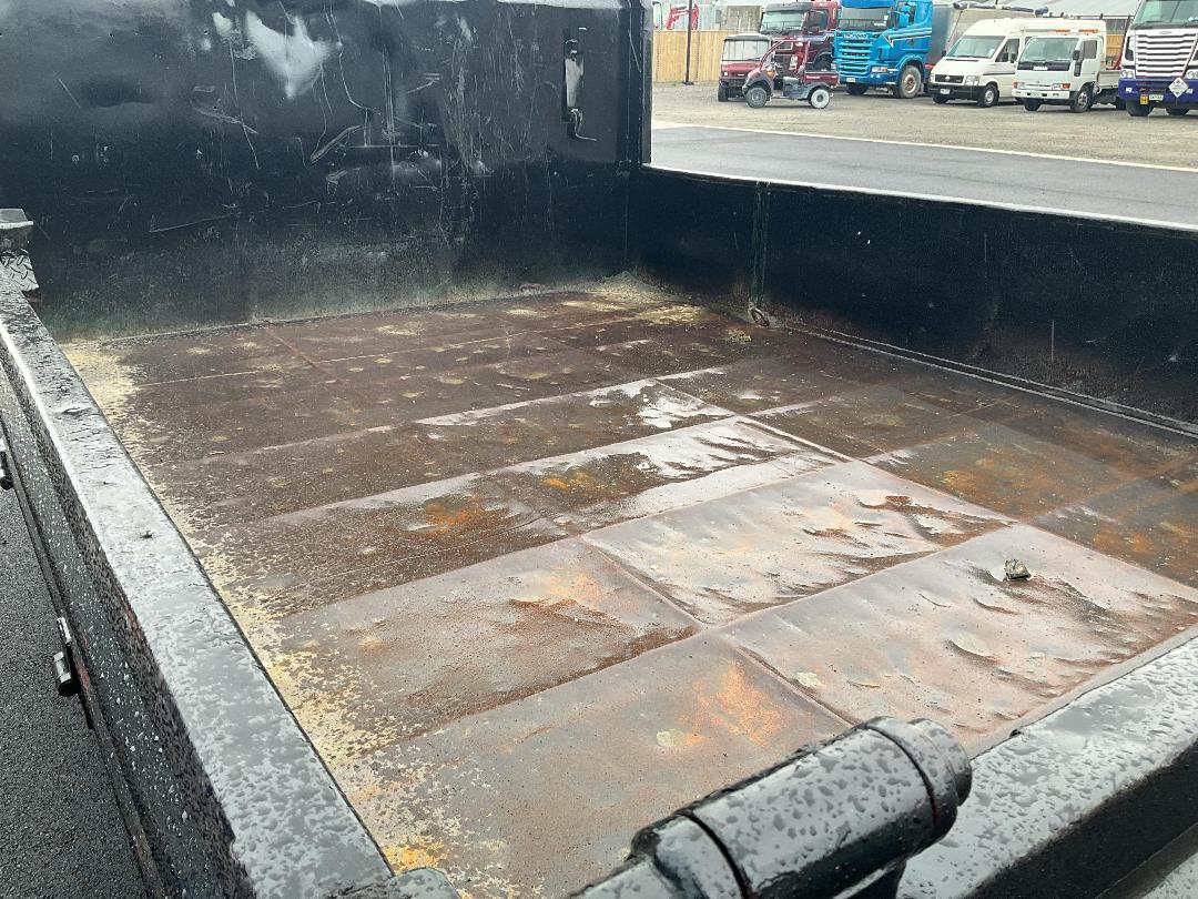 Photo '22' of Isuzu ELF 450 Tipper